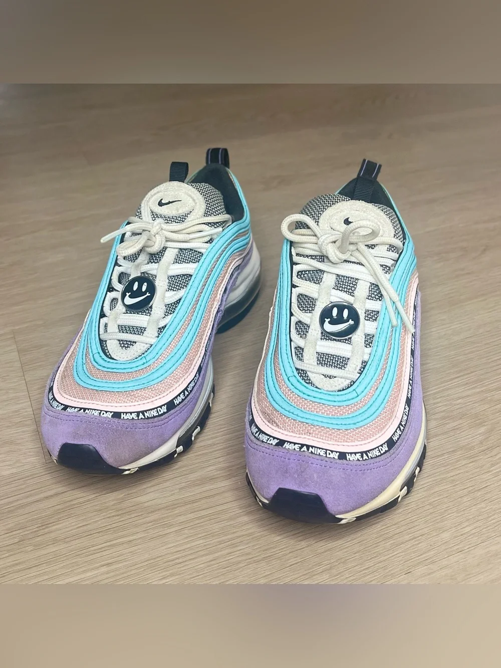 Nike Air Max 97 in Lavender, Teal & Cream Size 6 Youth